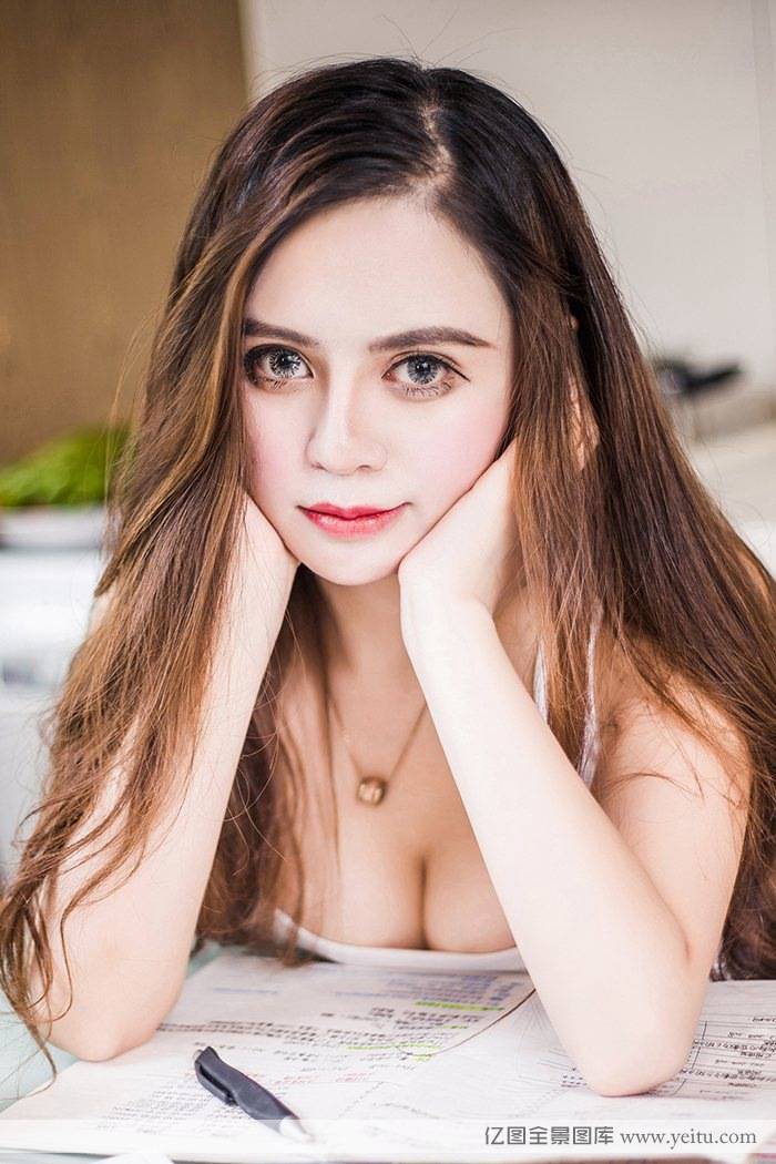 性感美女COCO全裸上阵美胸翘臀大尺度写真-4