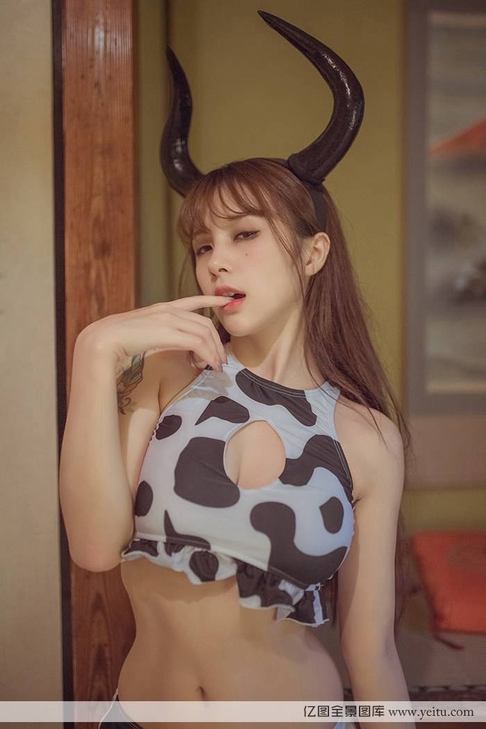 菠萝社美女模特夏美酱波涛胸涌牛魔王角色扮演