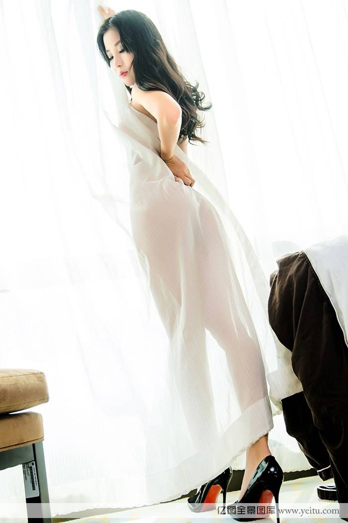 头条女神美女模特苏沫吊带黑丝美腿演绎翘臀御姐-38