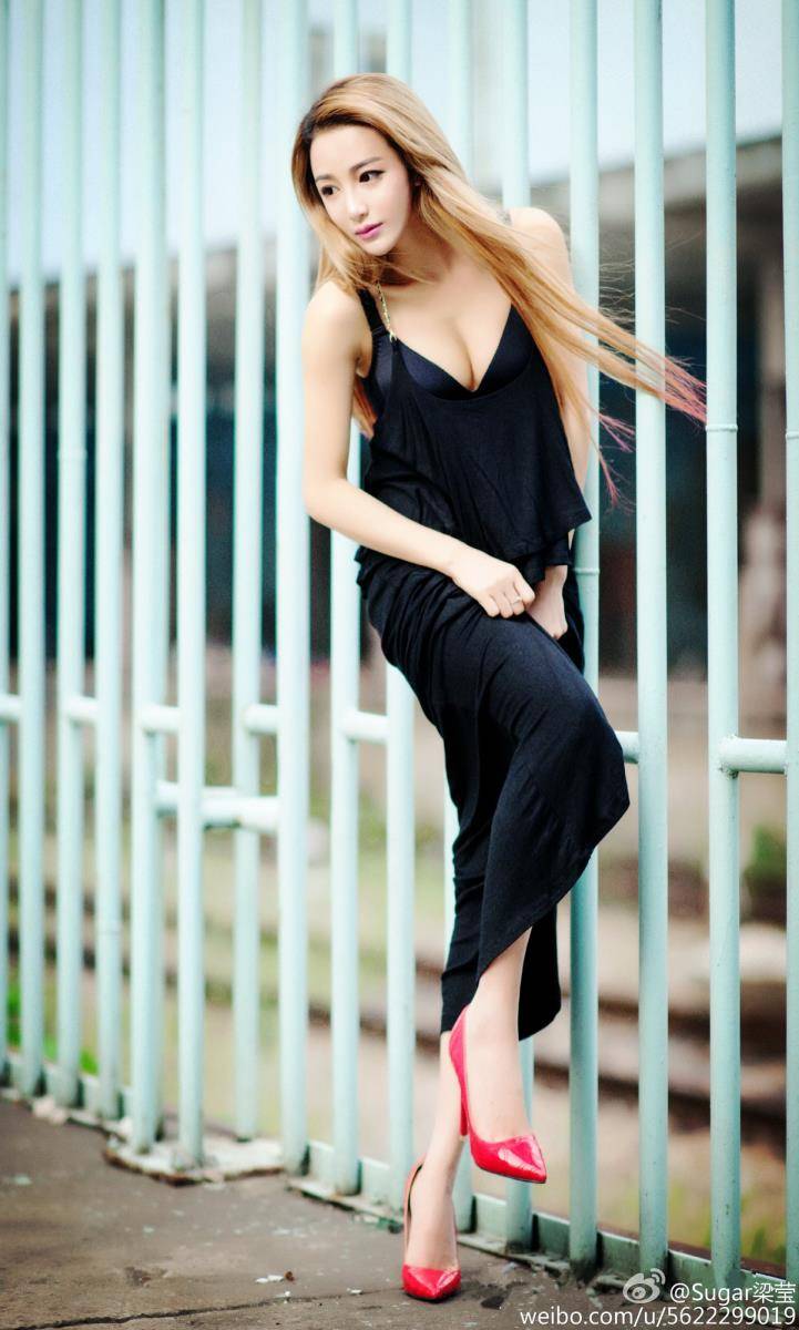 秀人网美女模特梁莹Sugar性感美腿诱惑私房写真-17