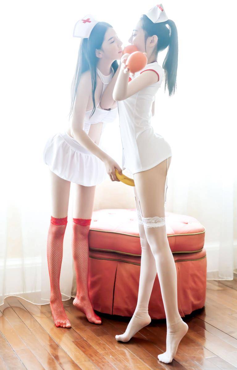 推女郎姐妹花李丽莎大尺度性感护士装制服诱惑-9