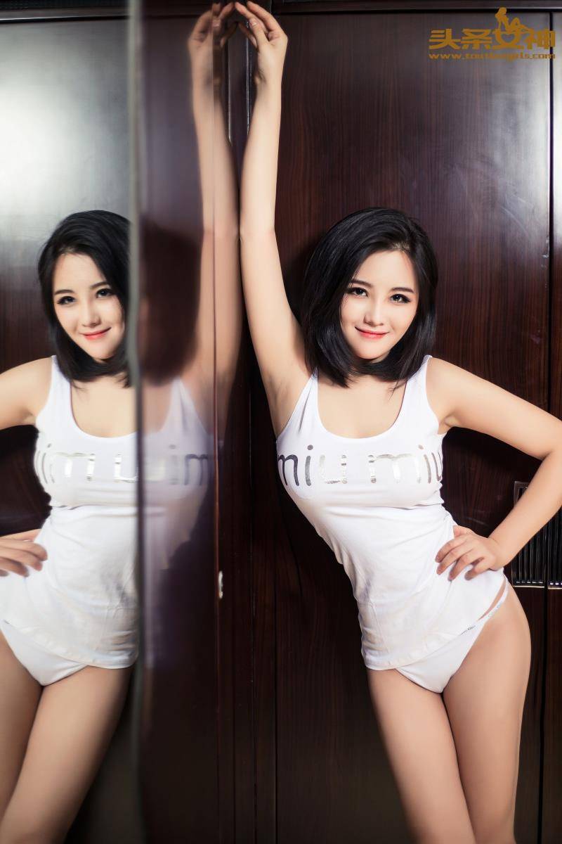 头条女神高萌萌波涛胸涌肉感湿身诱惑大尺度套图-11