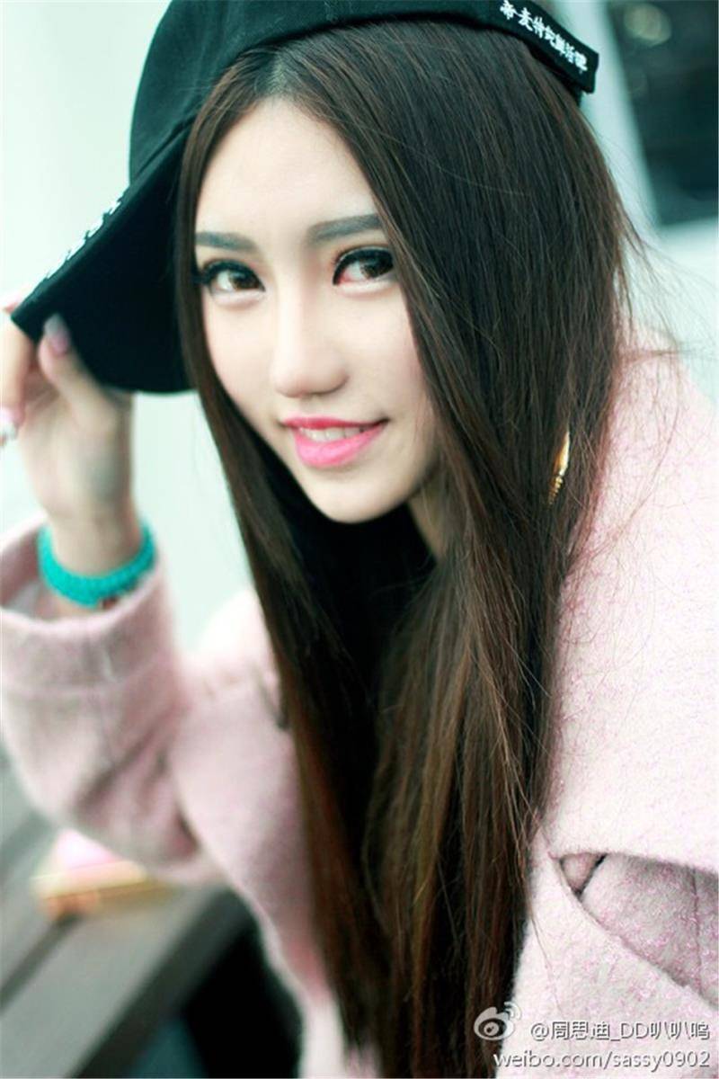美女模特周思迪大眼睛卖萌高挑美腿自拍照-16