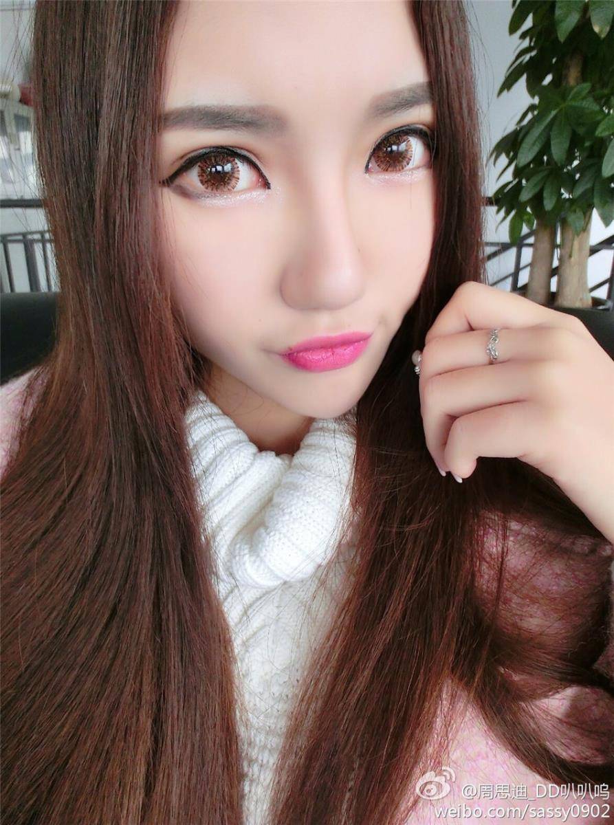 美女模特周思迪大眼睛卖萌高挑美腿自拍照-11