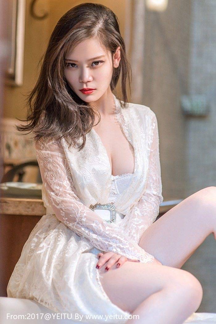 头条女神小美绿衣薄纱白皙美胸私房大尺度套图-4