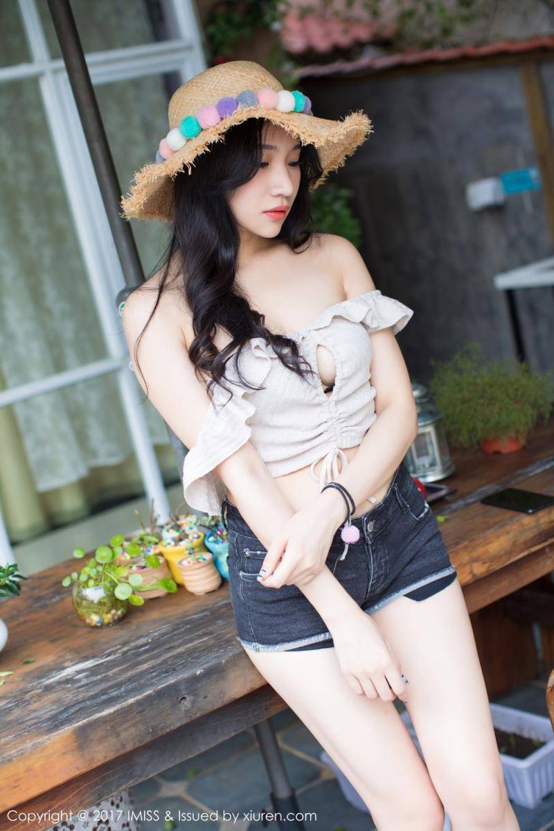 爱蜜社气质美女小狐狸Sica沙滩比基尼七夕献礼