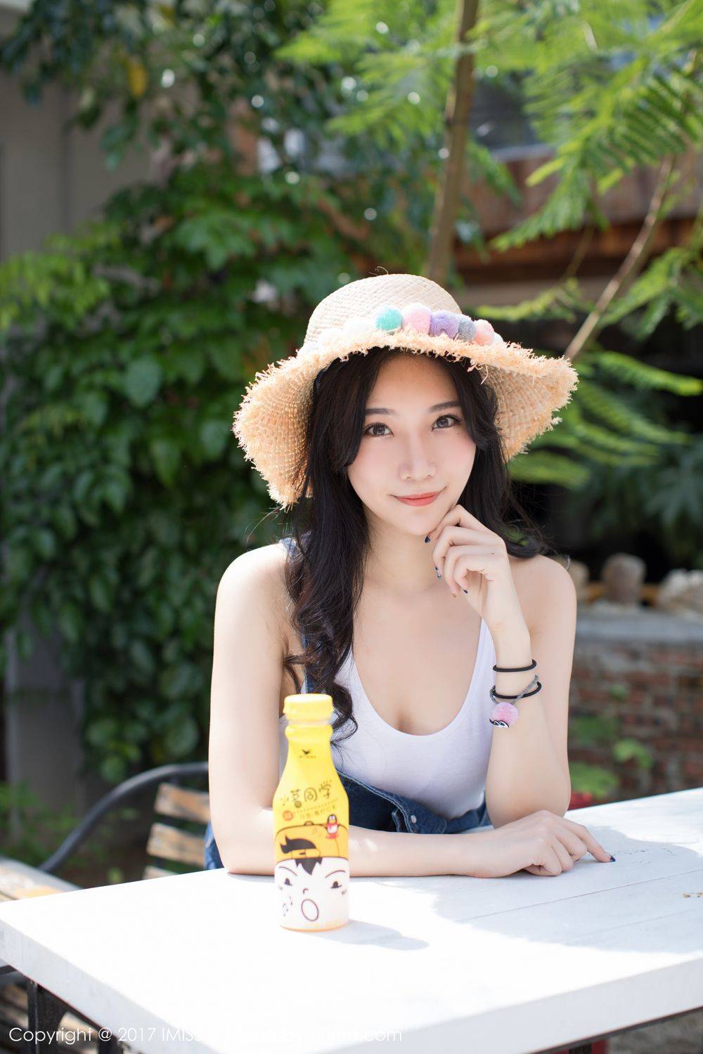 爱蜜社美女模特小狐狸Sica室外牛仔短裤小清新街拍-9