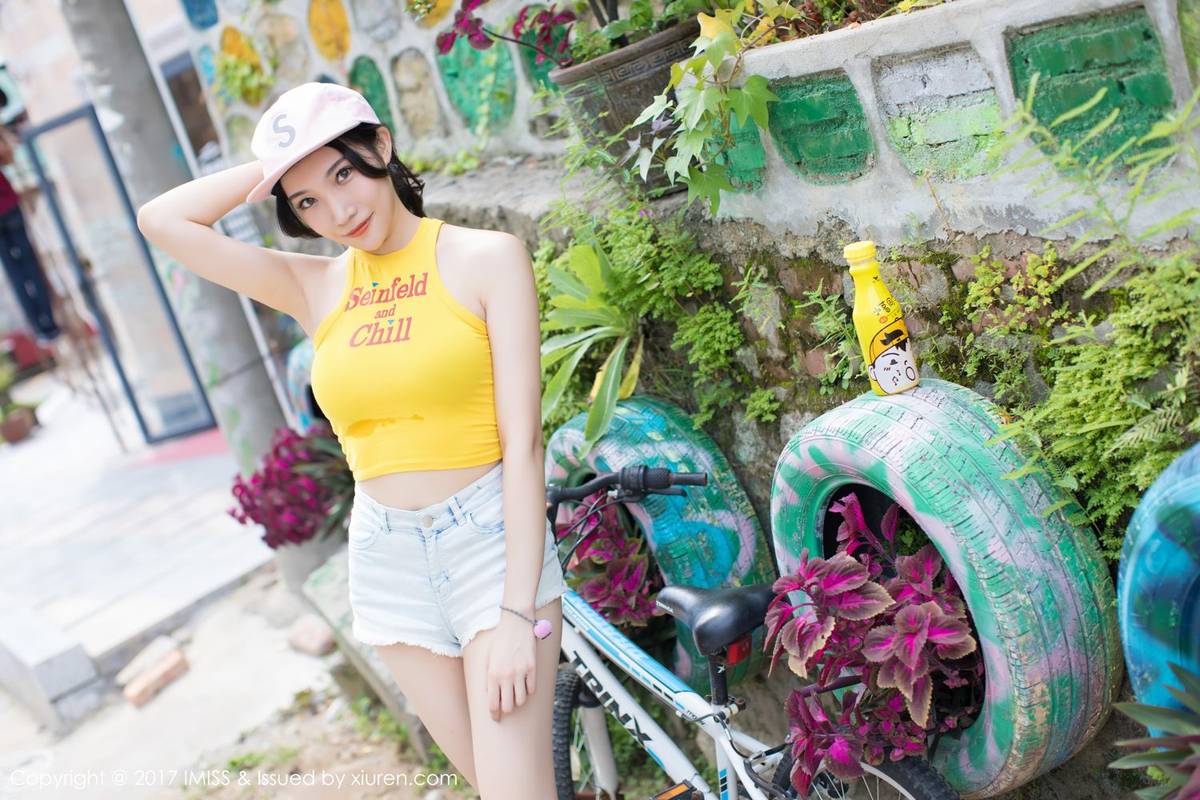 爱蜜社美女模特小狐狸Sica室外牛仔短裤小清新街拍-43