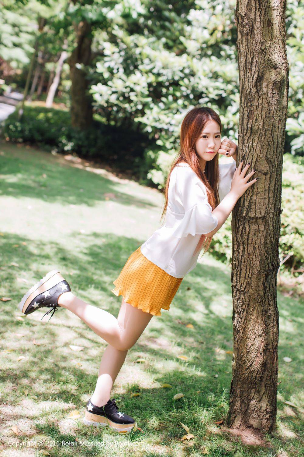 激萌文化菠萝社清新少女董晨莉清新养眼街拍-21