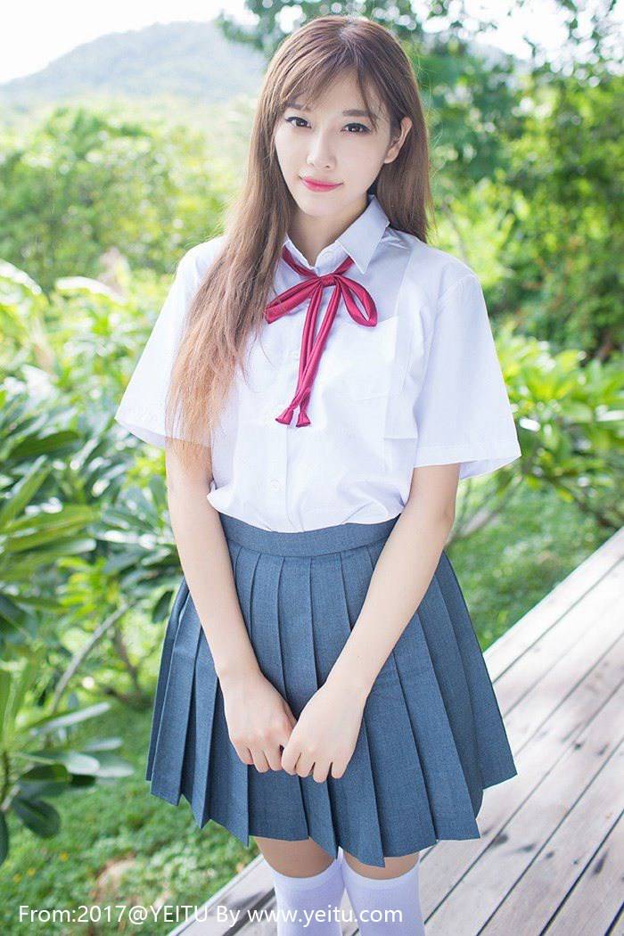 爱蜜社美女模特杨晨晨(小甜心CC)学生妹制服诱惑