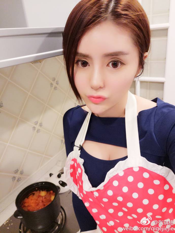 斗鱼七哥张琪格大尺度豪乳美腿波涛胸涌诱惑-44