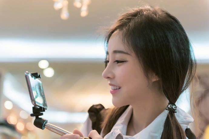 斗鱼TV网络女主手播冯提莫化身性感厨娘-11