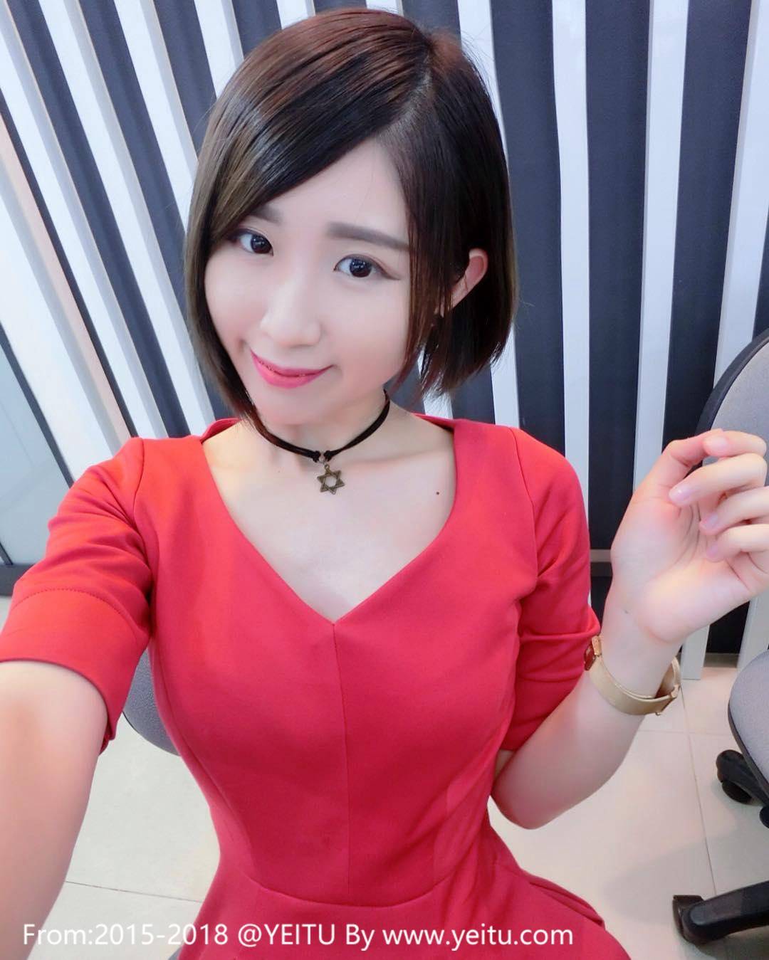 马来西亚正妹李佩怡性感身材养眼自拍福利满满-14