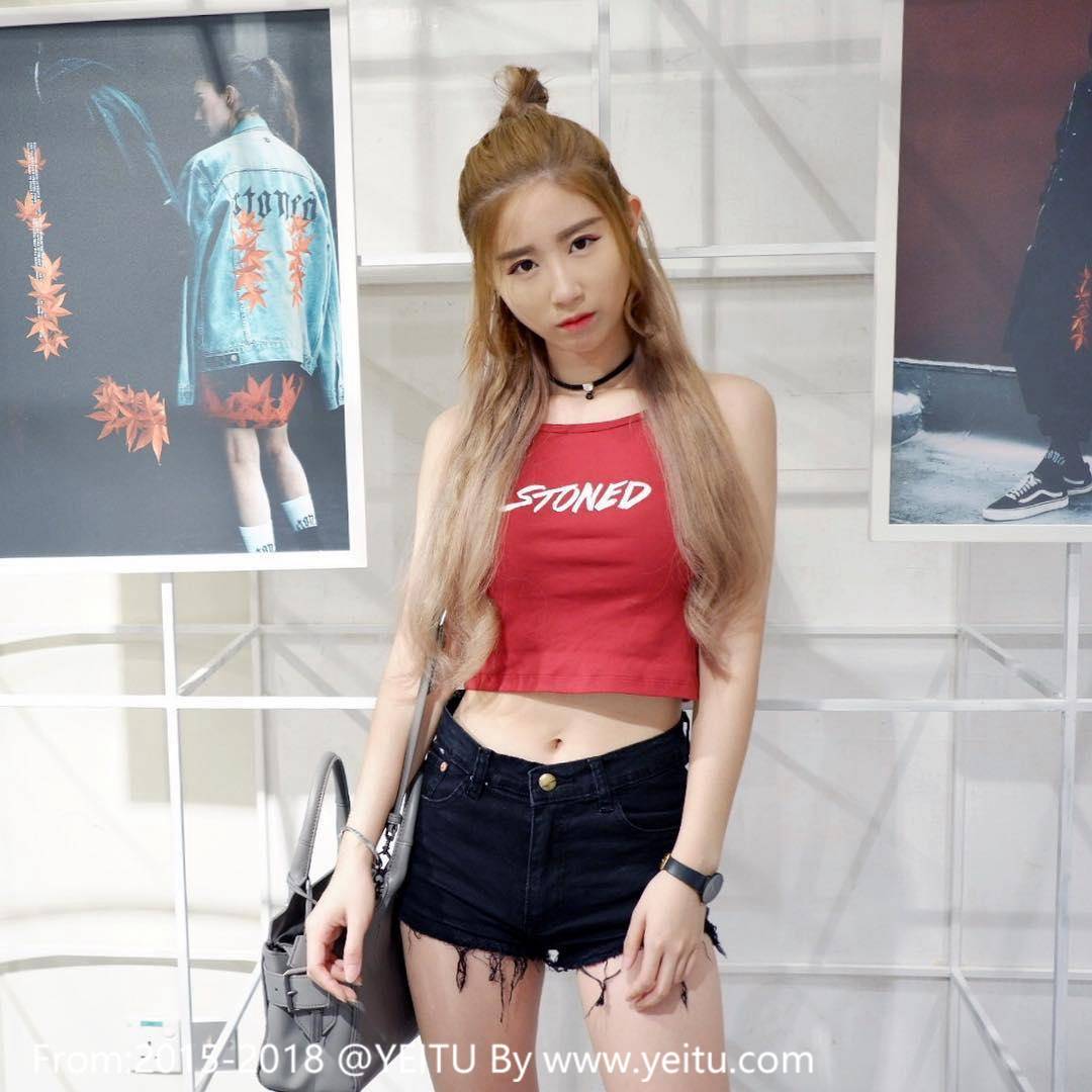 马来西亚正妹李佩怡性感身材养眼自拍福利满满-24