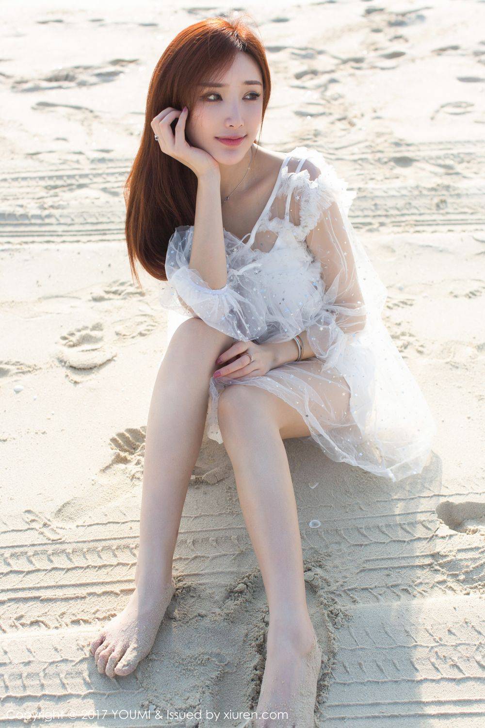 尤蜜荟气质女神周妍希沙滩比基尼清新唯美风写真