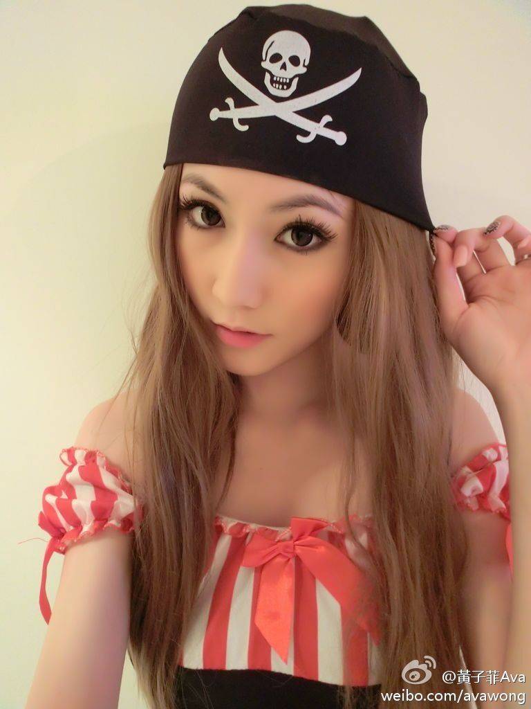 微博小花小张柏芝黄子菲火红比基尼装好养眼-28