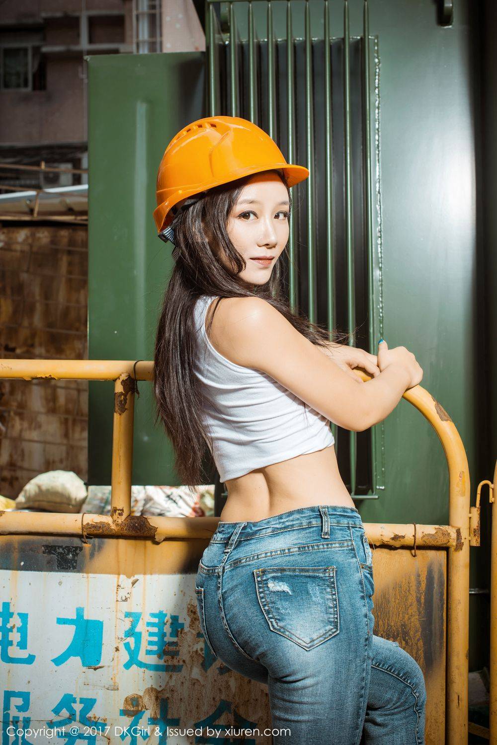 御女郎高颜值健身媛美人美胸美腿大尺度真空演绎-4