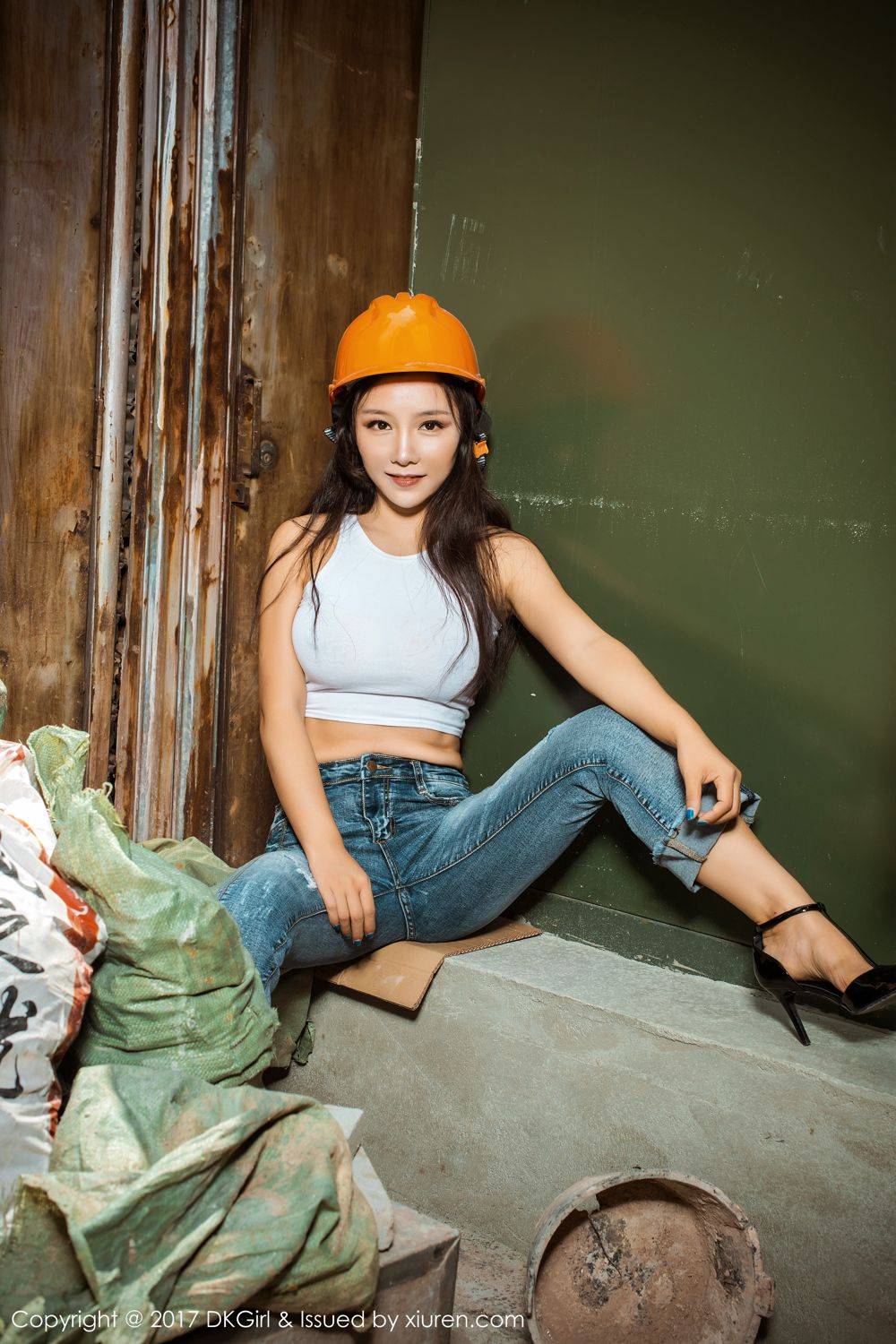 御女郎高颜值健身媛美人美胸美腿大尺度真空演绎-7