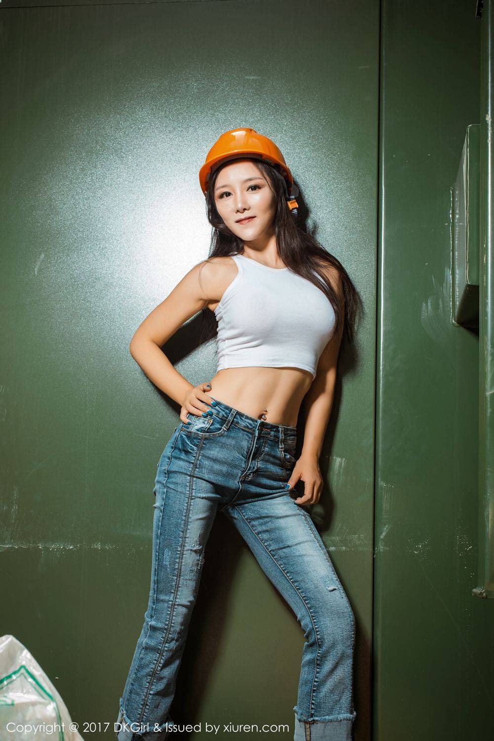 御女郎高颜值健身媛美人美胸美腿大尺度真空演绎-9