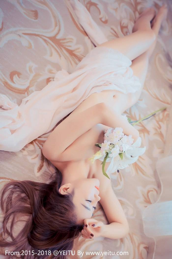 秀人网模特棉花糖candy金黄色比基尼大尺度私房写真-34