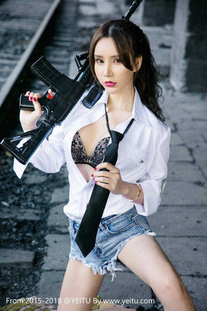 尤蜜荟性感女神周于希COS吃鸡挺拔乳胸上演御姐诱惑-3