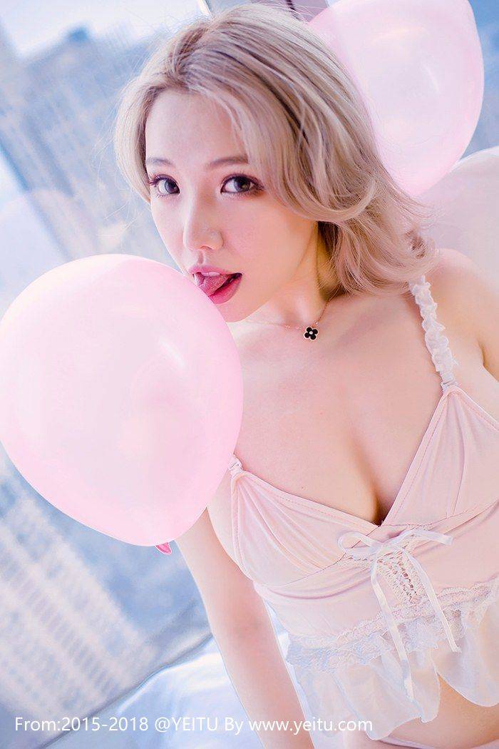 秀人网性感美女妮小妖(黄乐然)蕾丝比基尼浑圆翘乳美图-14