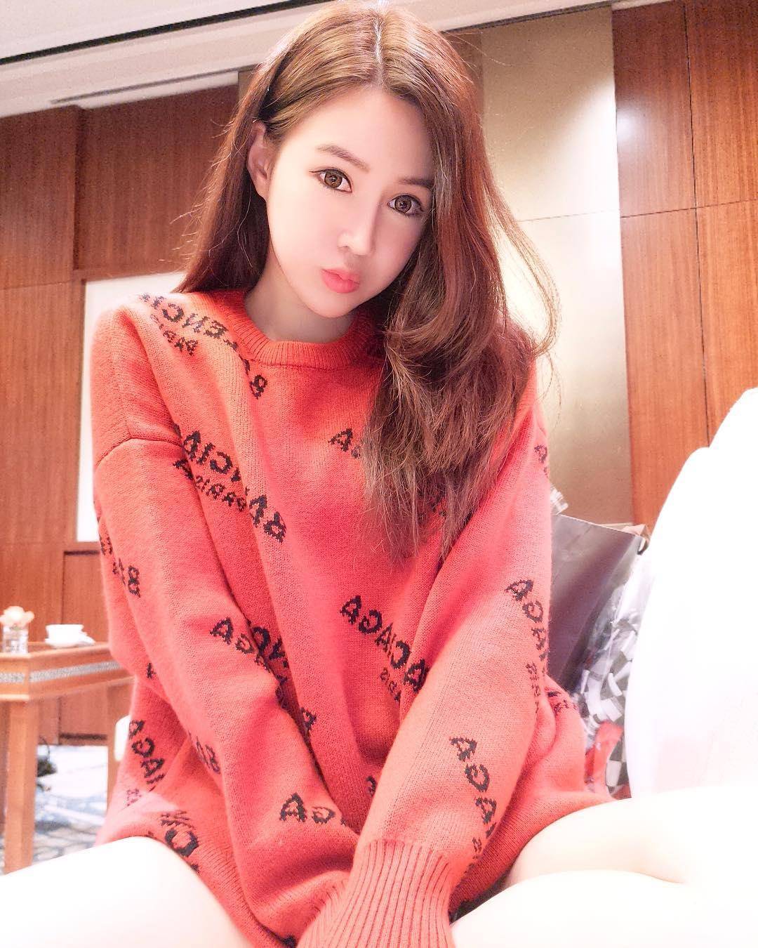 香港坊间罕见嫩模叶凯琪高颜值极品身材白嫩养眼写真-11