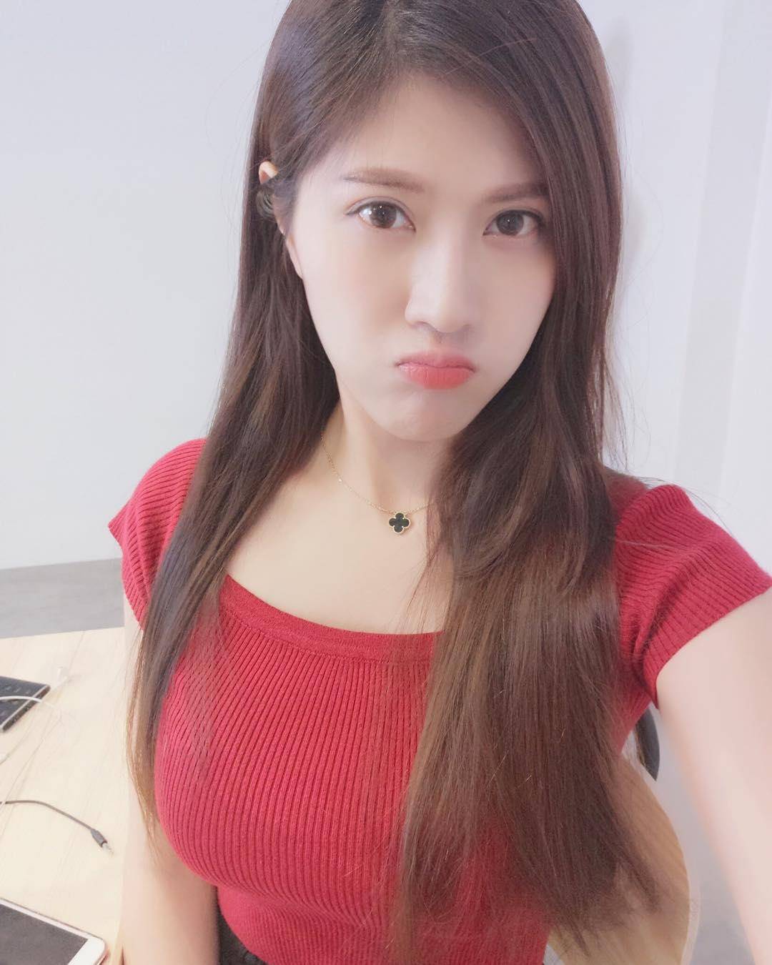 台湾美女主播刘庭羽女仆兔女郎制服内衣诱惑气质写真-19