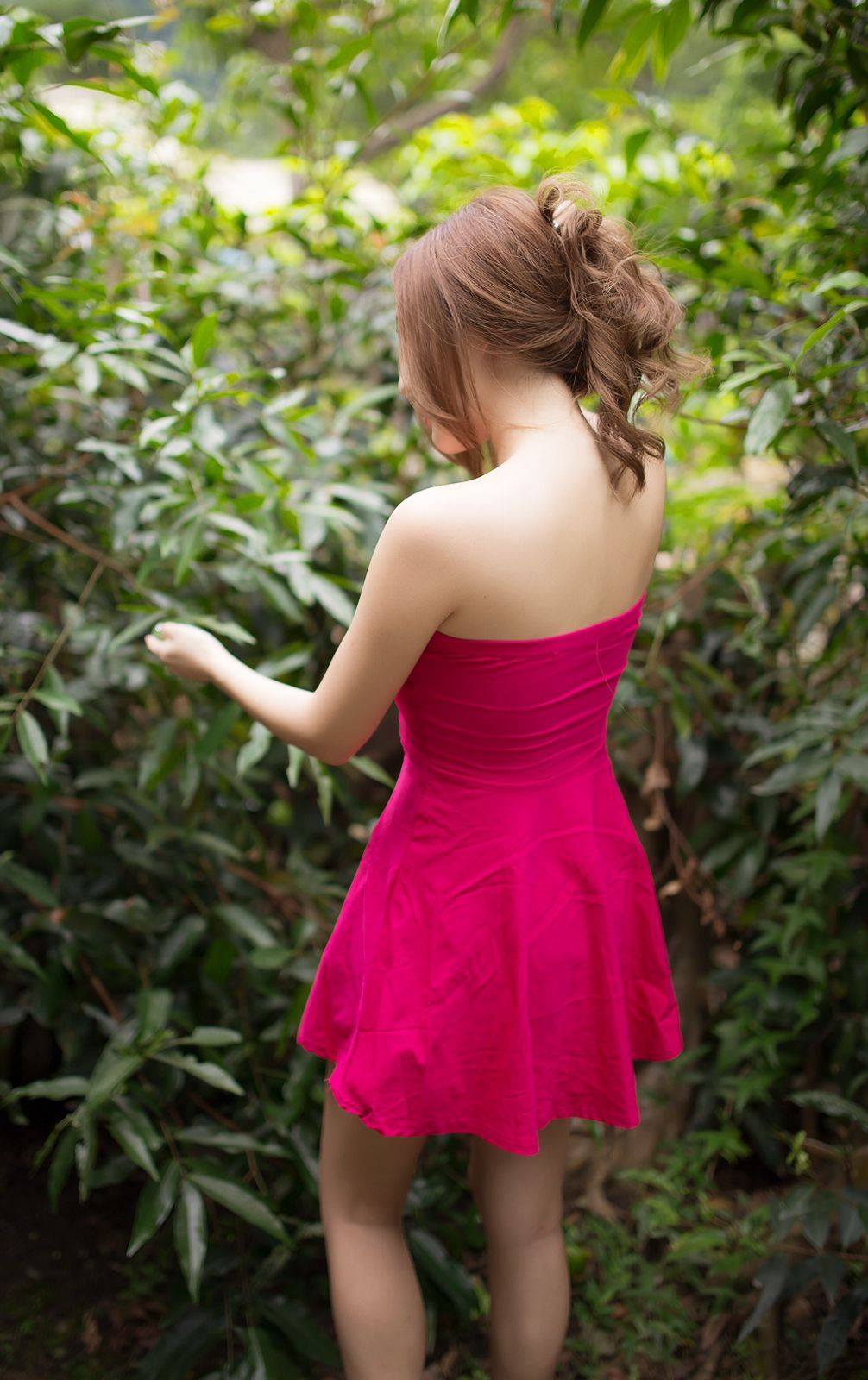 台湾极品清新美女赵芸粉红色长裙户外高清气质写真套图-5