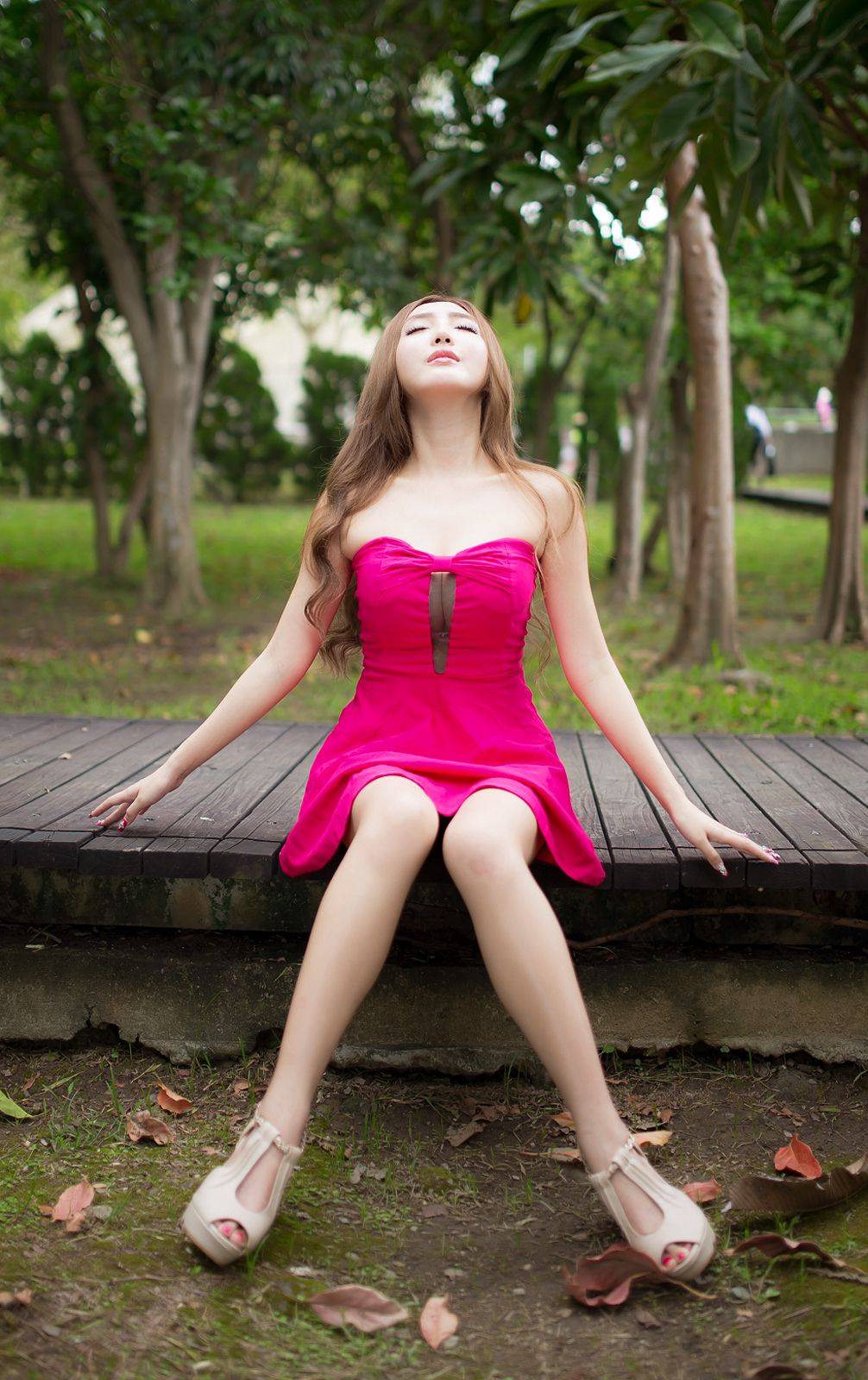 台湾极品清新美女赵芸粉红色长裙户外高清气质写真套图-23