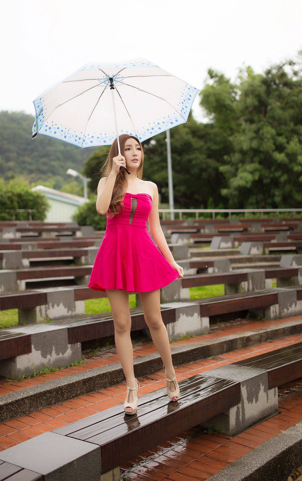 台湾极品清新美女赵芸粉红色长裙户外高清气质写真套图-32