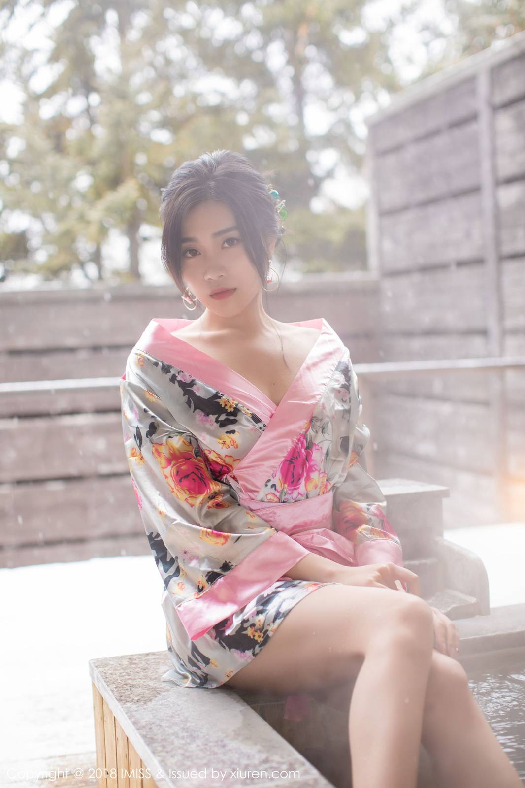 爱蜜社性感女神许诺Sabrina和服白色蕾丝丝袜美腿北海道旅拍