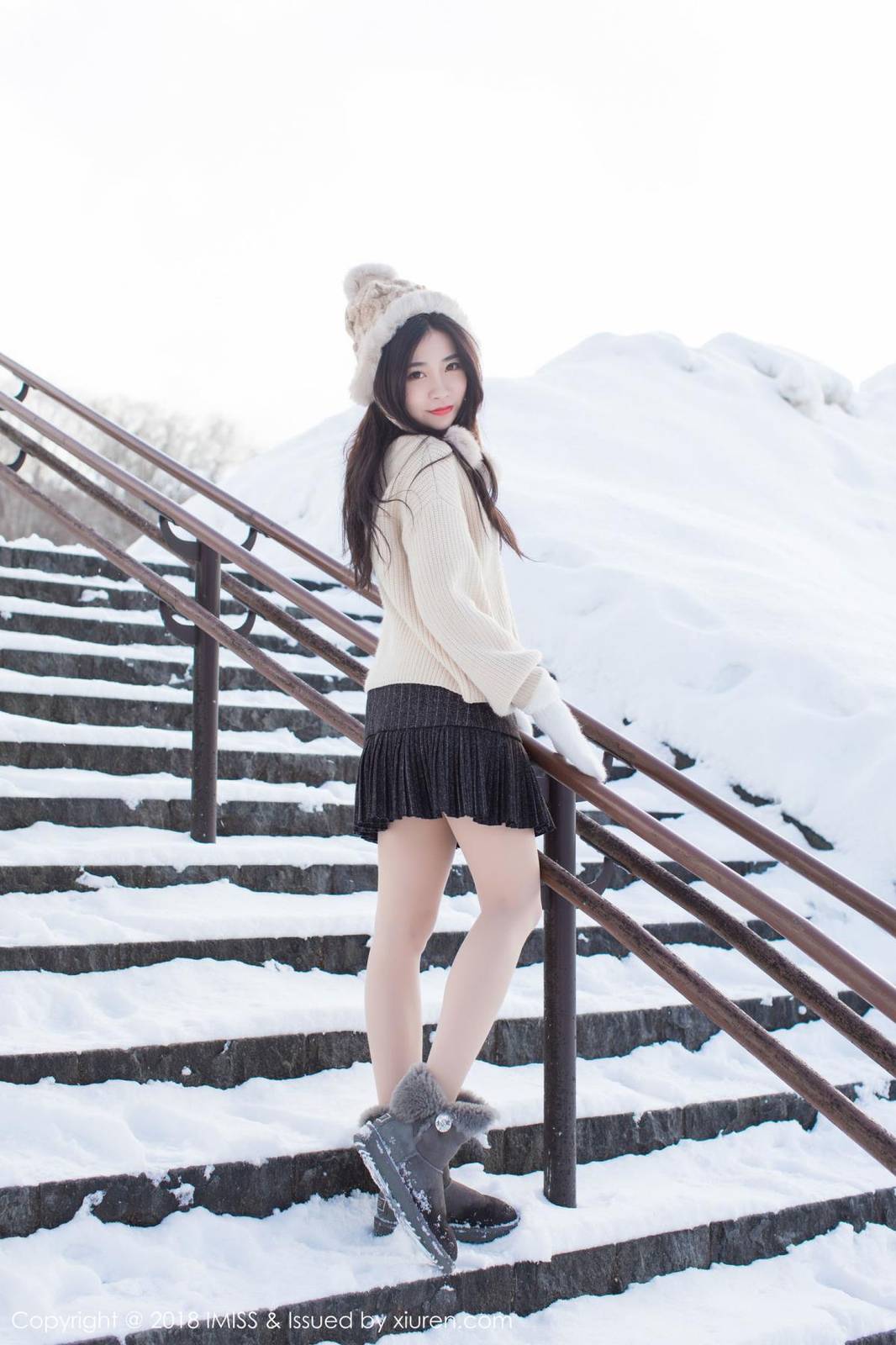 爱蜜社性感女神许诺Sabrina凝玉美胸丝袜美腿北海道旅拍-18