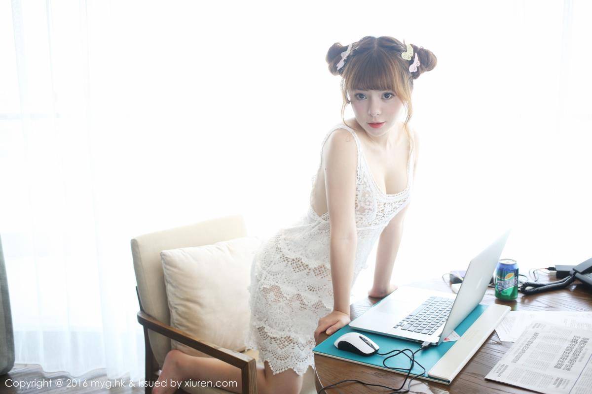 美媛馆性感美女粉芭比VV沙滩比基尼三亚魅惑旅拍-47