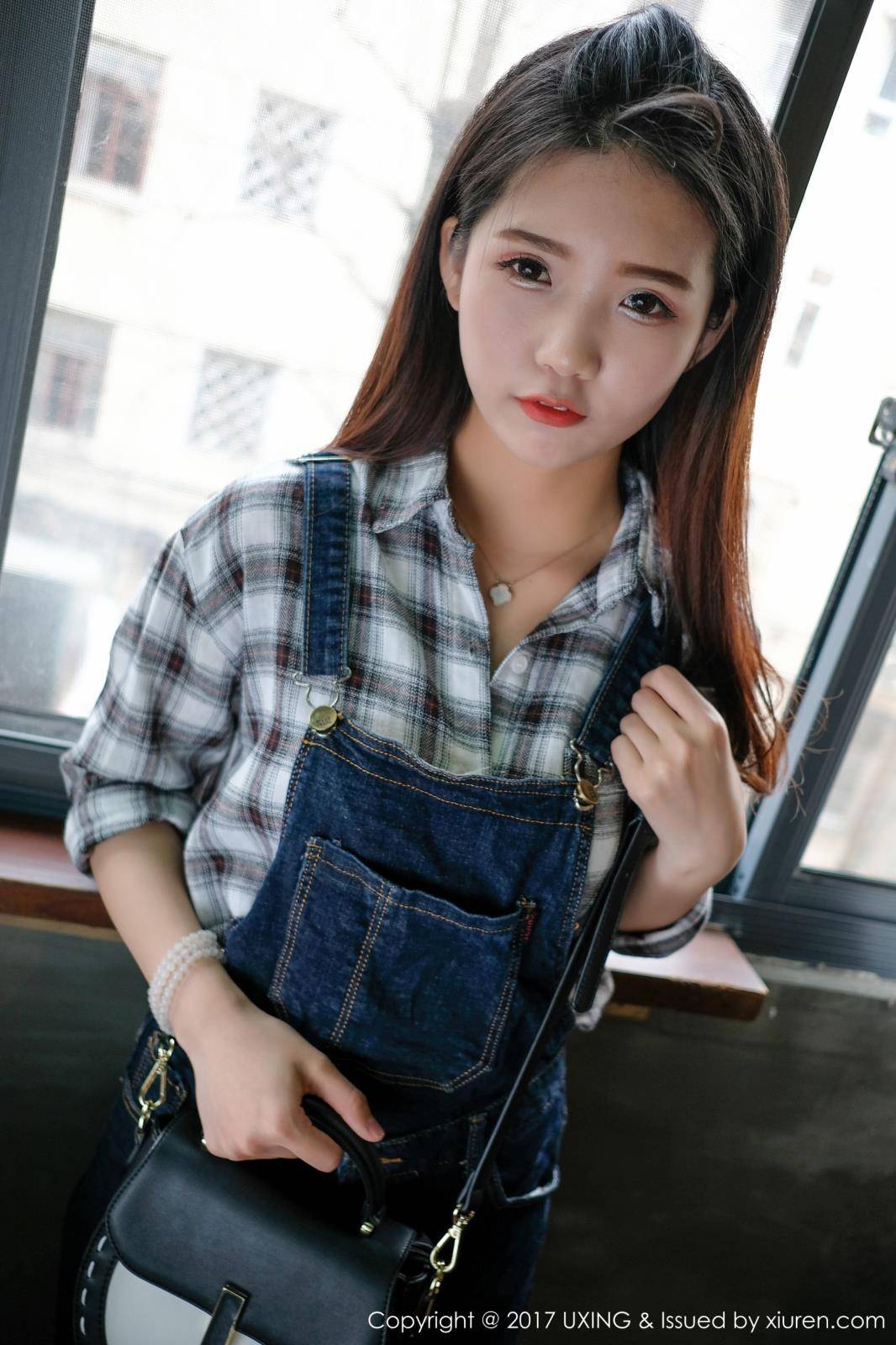 优星馆新人嫩模可爱的小叶子童颜巨乳格子衫大尺度写真
