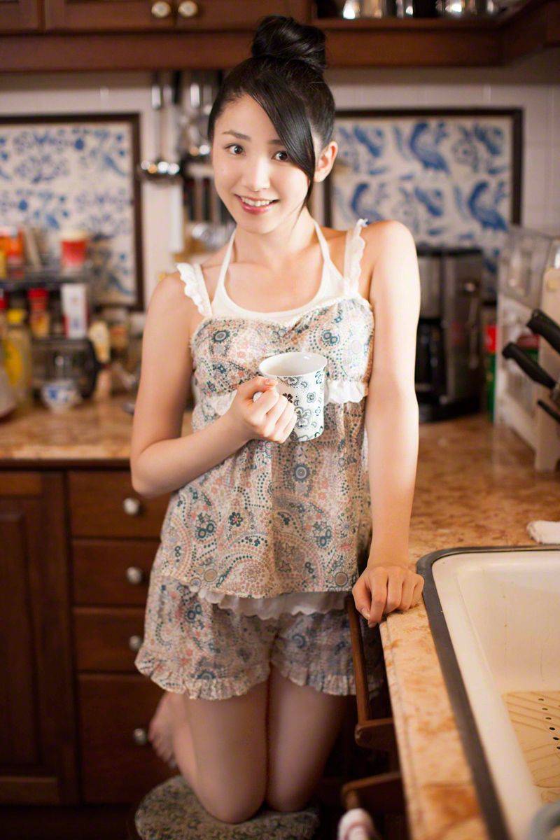 [Wanibooks] 日本人气女歌手吉川友海边比基尼内衣诱惑私房照-32