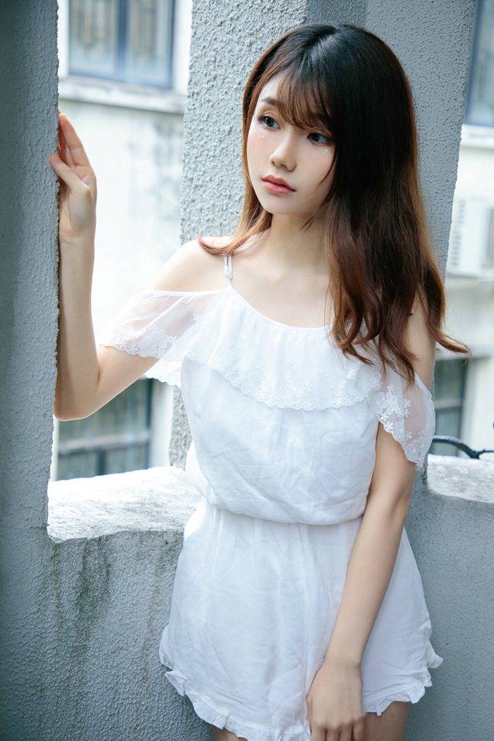 清纯妹子泡芙少女肤如凝脂修长美腿内衣诱惑写真-2