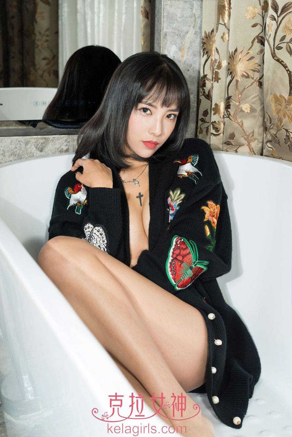 克拉女神冷艳美女凌雪浴缸内衣诱惑香艳花仙子主题写真-5