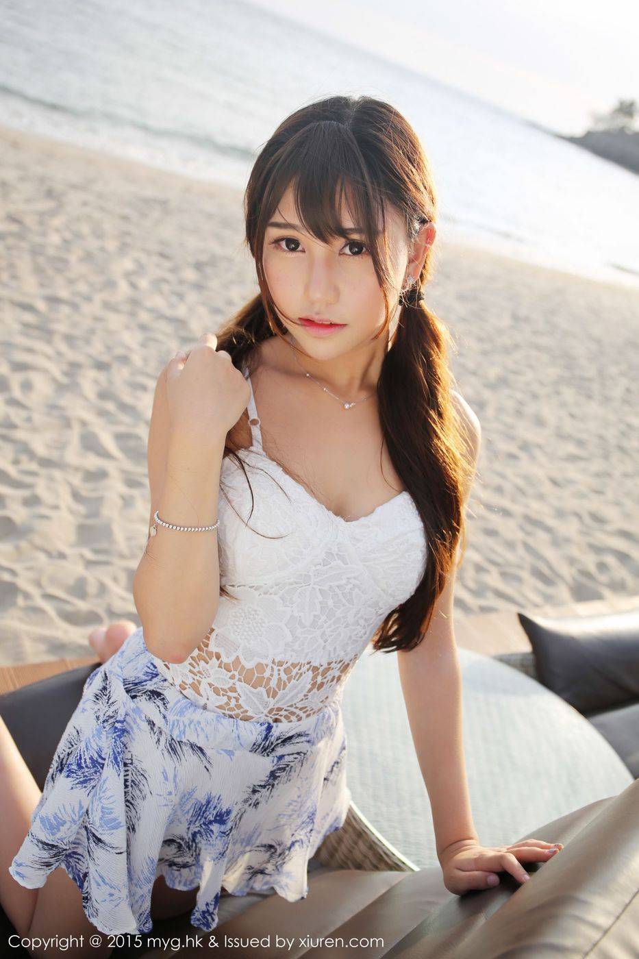 美媛馆性感美女Milk楚楚沙滩吊带碎花裙龙目岛旅拍第三套-20