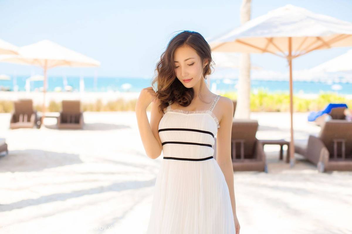 尤蜜荟性感美女Yumi尤美海滩比基尼内衣诱惑迪拜旅拍-36