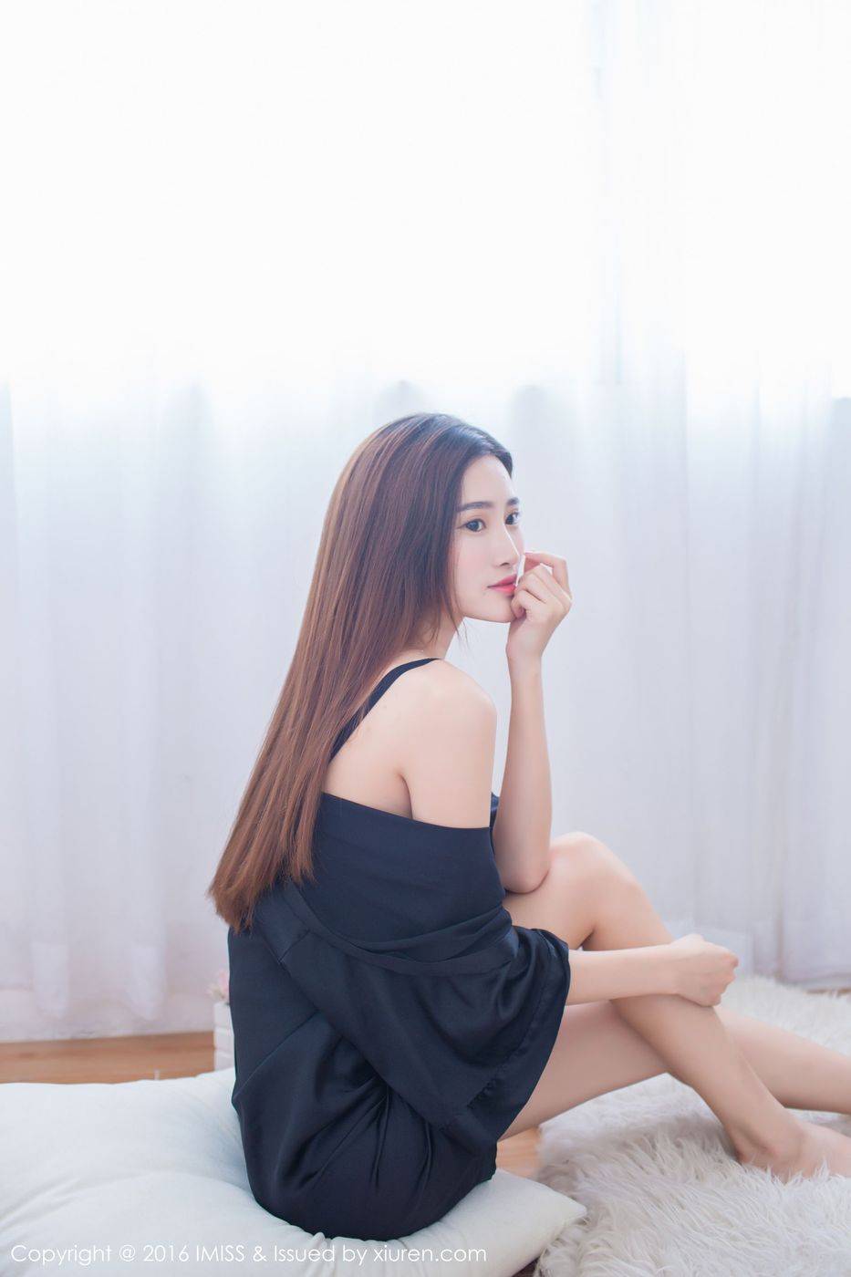 IMiss爱蜜社性感美女格格污巫黑丝美腿内衣诱惑清纯写真-9