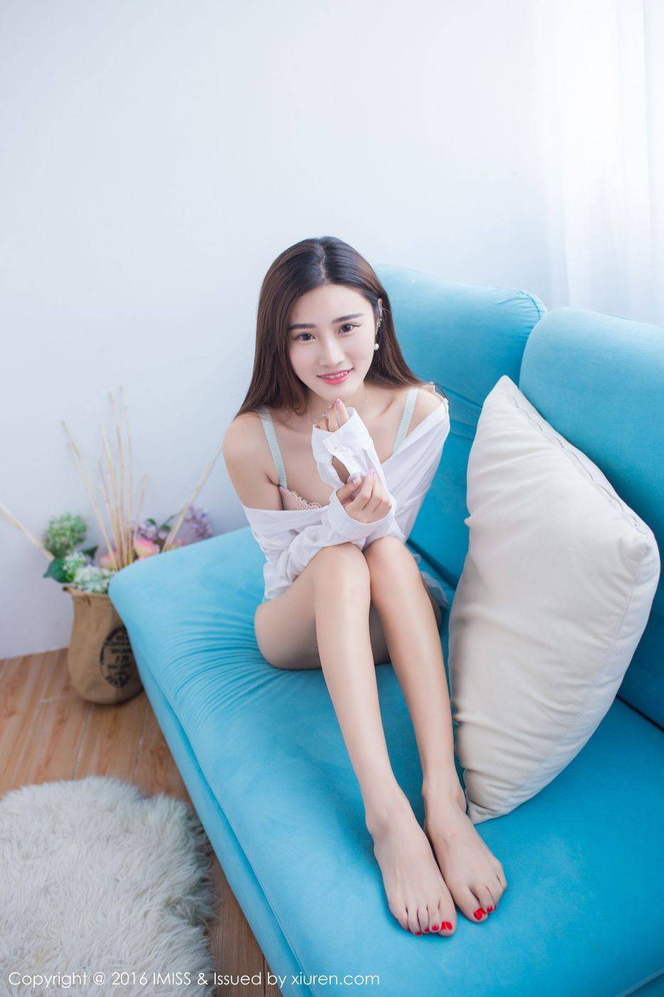 IMiss爱蜜社性感美女格格污巫黑丝美腿内衣诱惑清纯写真-22