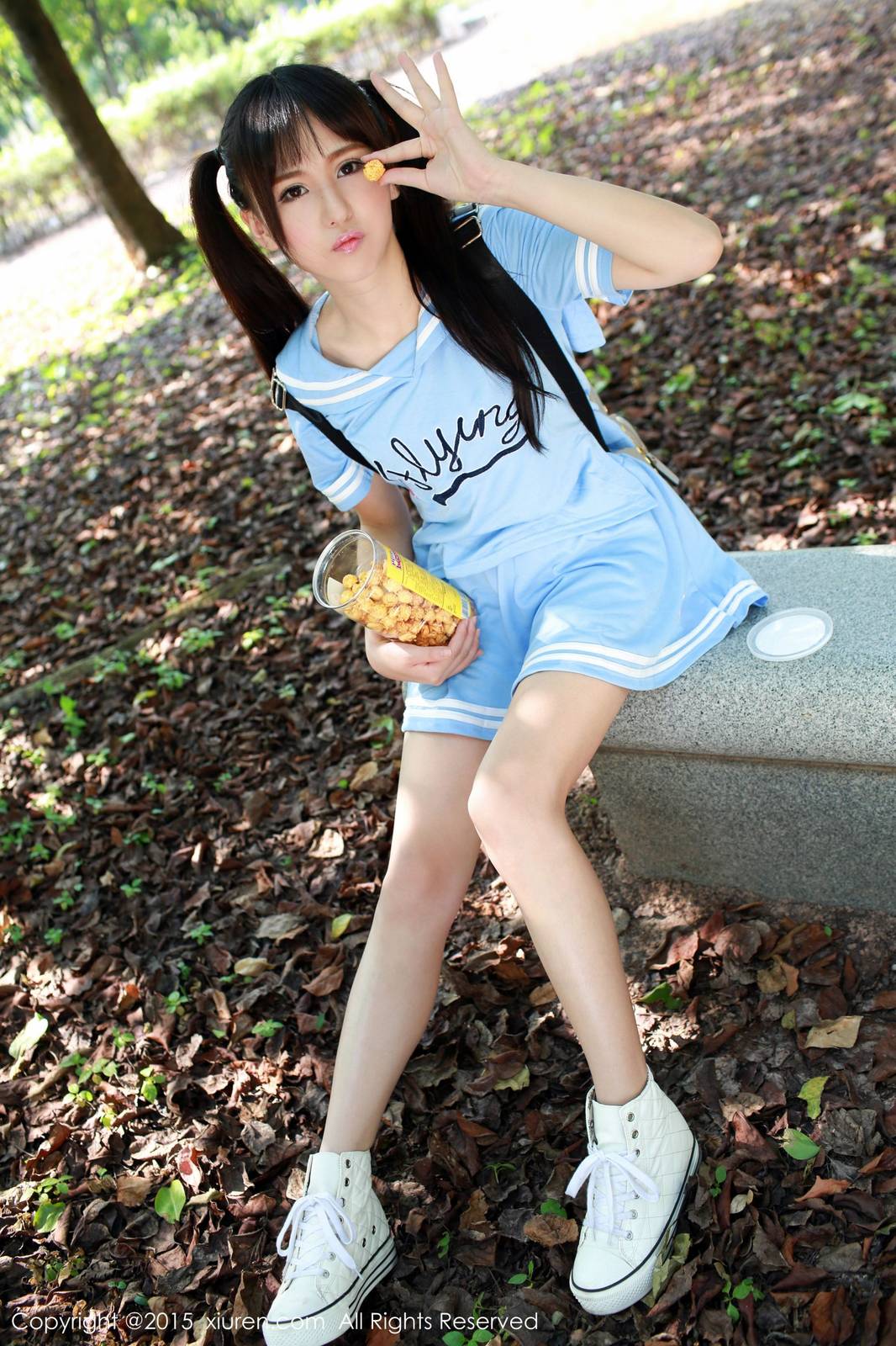 秀人网清纯美女唐雨辰TYC美胸美腿广州大学城野外写真-6