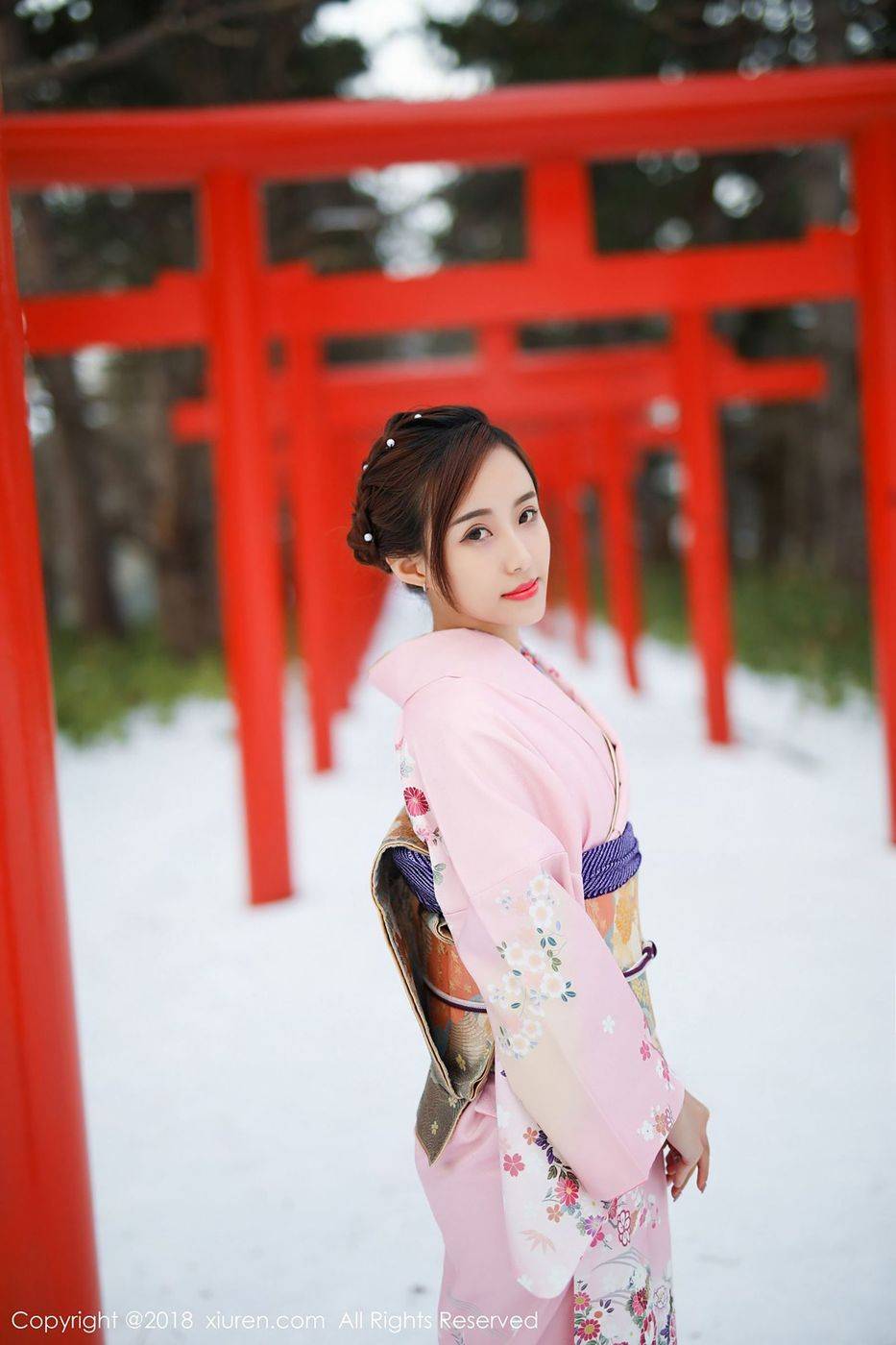 秀人网丽质和服美女猫宝粉色比基尼内衣诱惑北海道旅拍-44