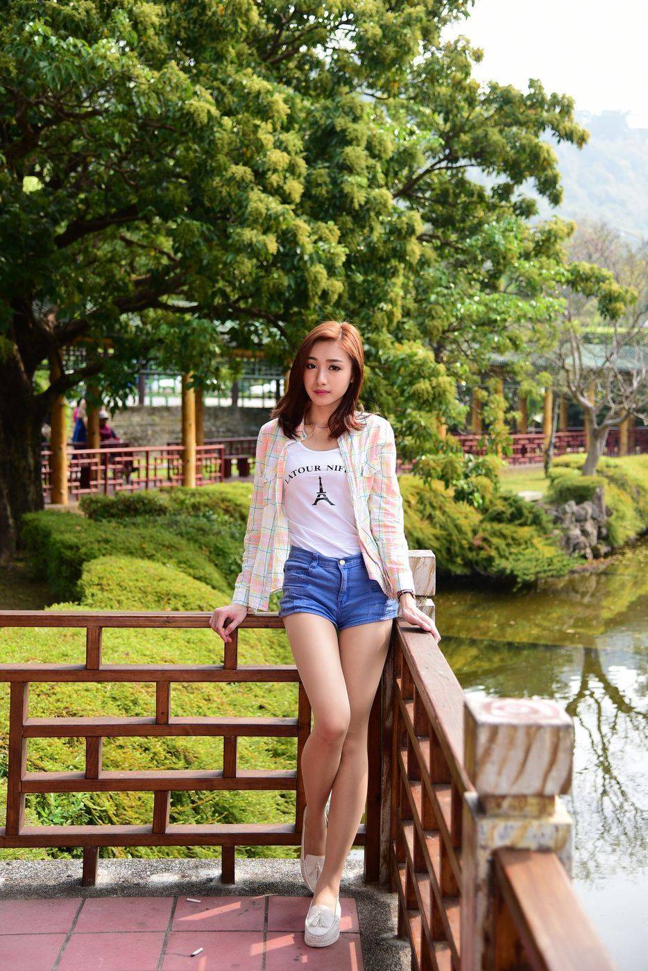 台湾美女嫩模段璟乐双溪公园黑丝美腿牛仔热裤性感写真-13