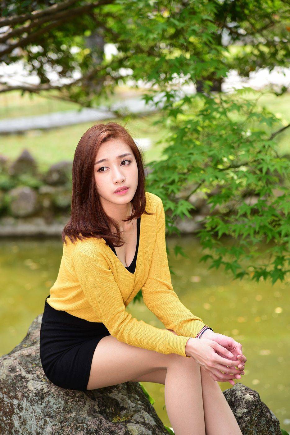 台湾美女嫩模段璟乐双溪公园黑丝美腿牛仔热裤性感写真-15