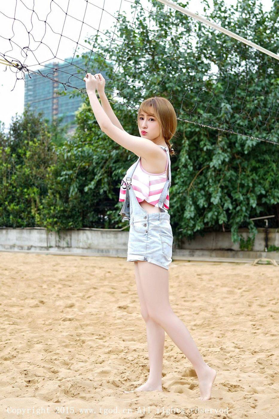 推女神清纯萌妹子陈雨涵极品身材精灵古怪户外甜美写真