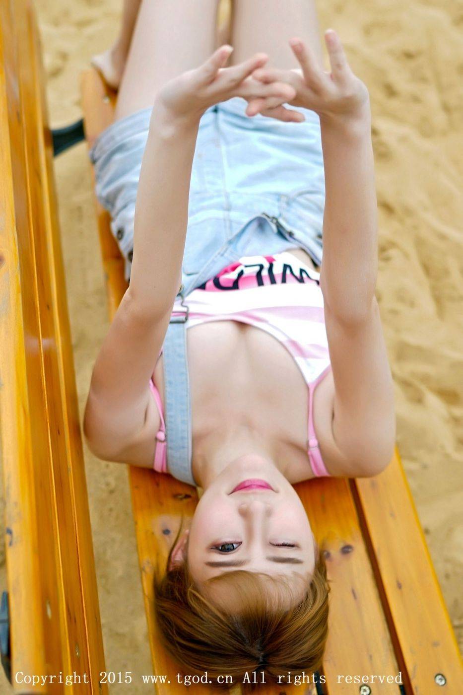 推女神清纯萌妹子陈雨涵极品身材精灵古怪户外甜美写真-32