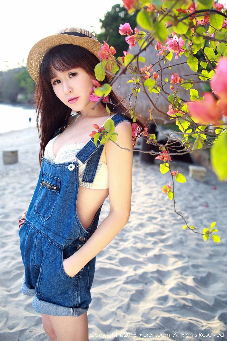 秀人网性感女神唐雨辰TYC龙目岛小清新内衣诱惑旅拍-44