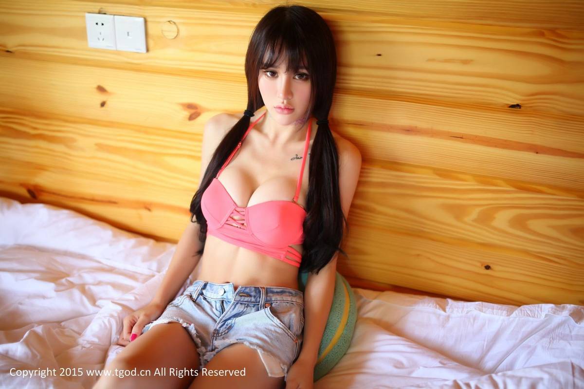 推女神美女模特Cheryl青树诱惑比基尼湿身诱惑云曼旅拍-41